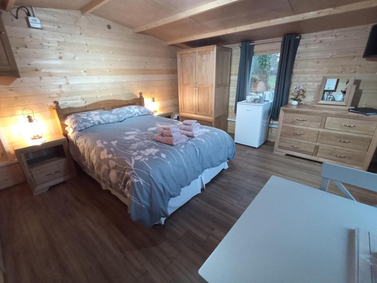 Cosy Cabin Stock Exterior photo