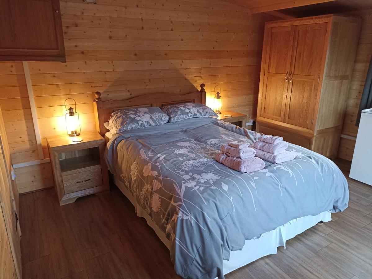 Cosy Cabin Stock Exterior photo