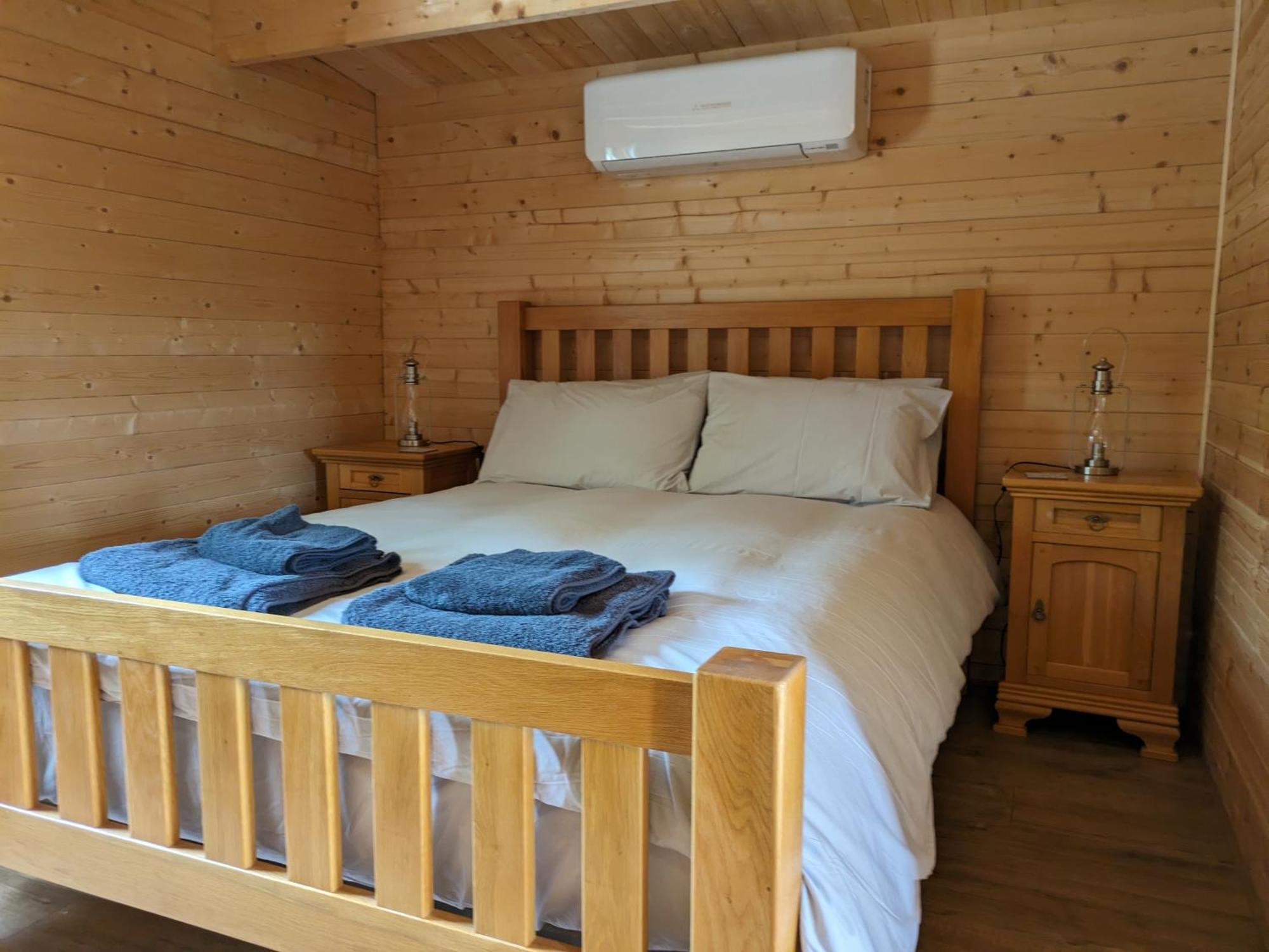 Cosy Cabin Stock Exterior photo