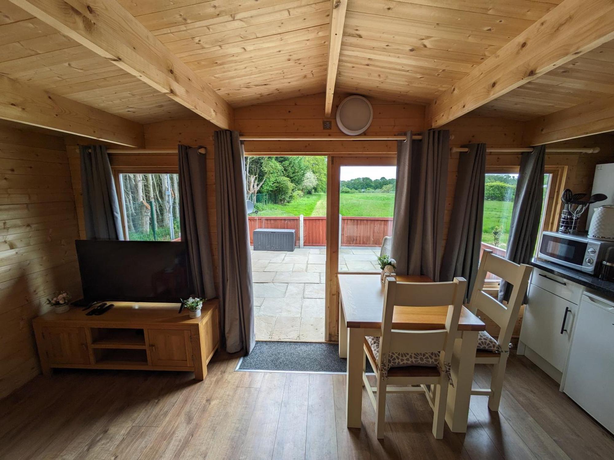 Cosy Cabin Stock Exterior photo