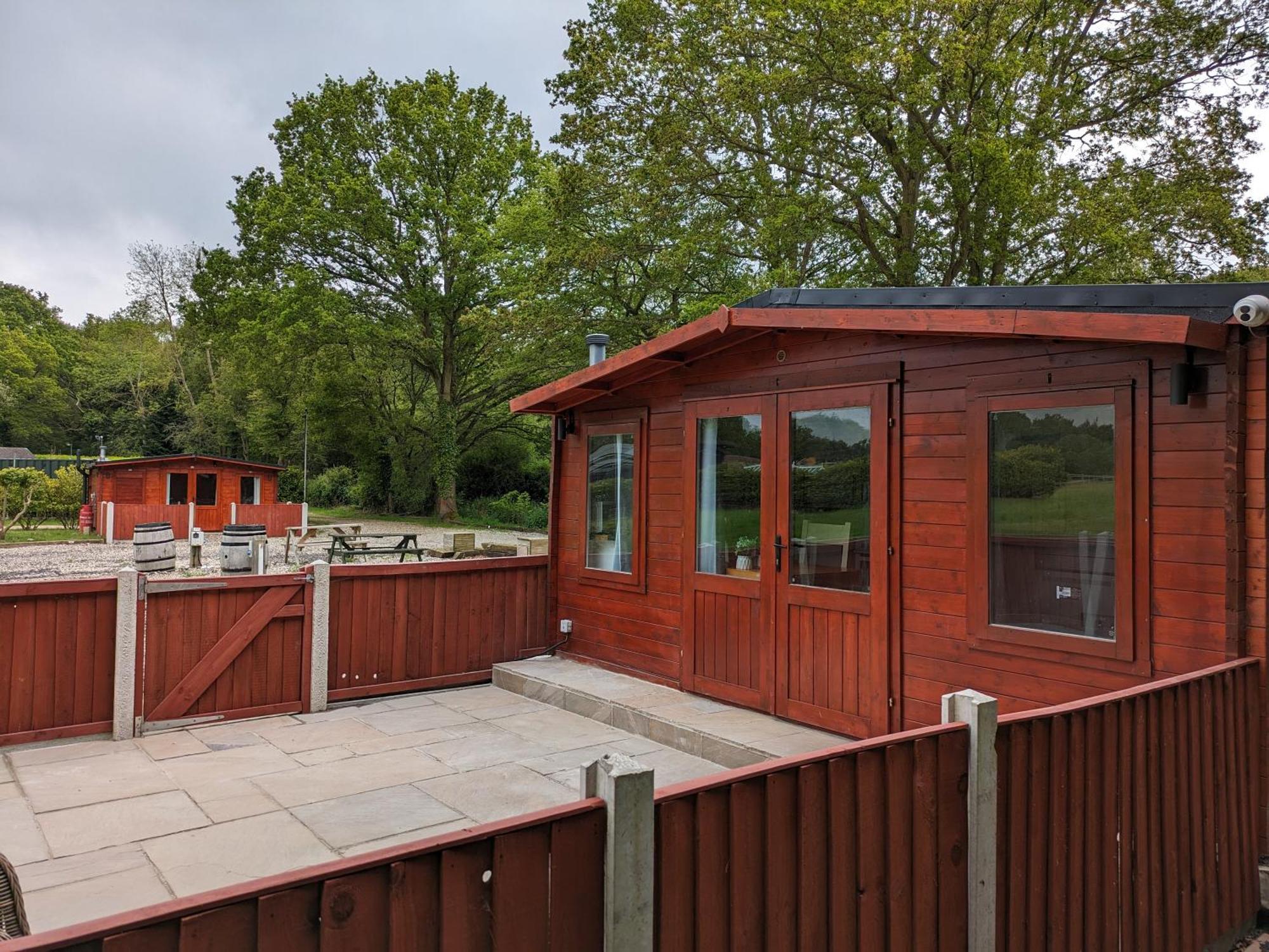 Cosy Cabin Apartment Stock Exterior photo